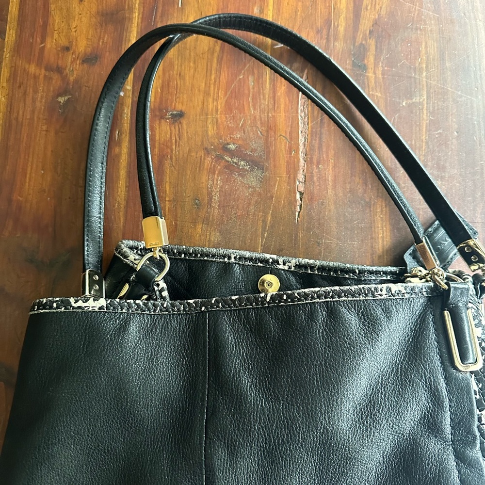 COACH PURSE AND MATCHING WALLET - Picture 3 of 4